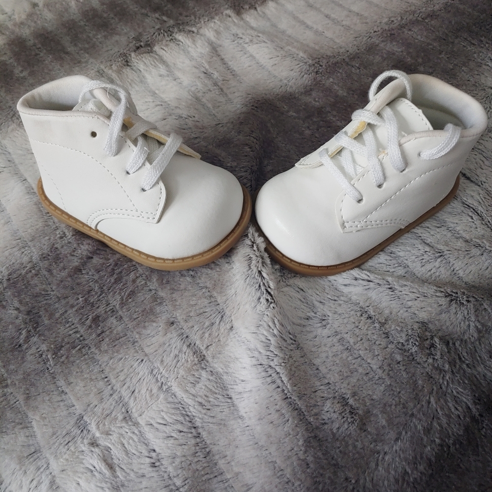 Teeny Toes Baby White Walkers